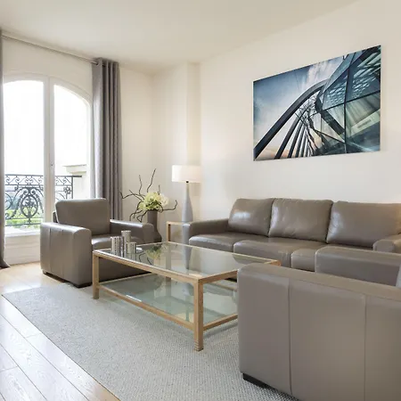 Charles Floquet Apartmanhotel 4*