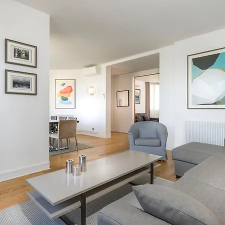 Aparthotel Charles Floquet 3*