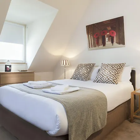 Lejlighedshotel Charles Floquet 4*