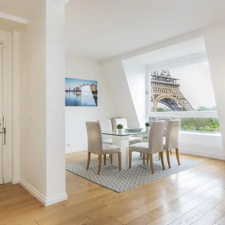 Aparthotel Charles Floquet 4*