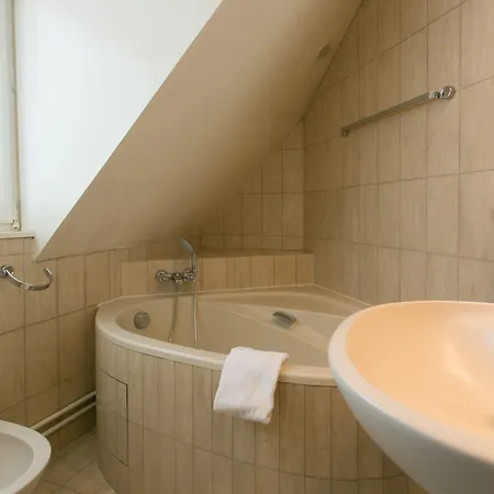 Apartmanhotel Charles Floquet 4*
